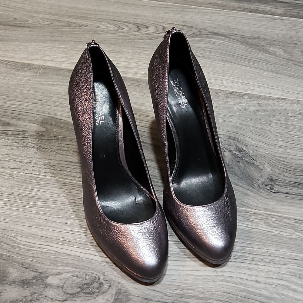 ⛔️HP 11/5⛔️Michael by MK Platform Metallic Gunmetal Silver Heels